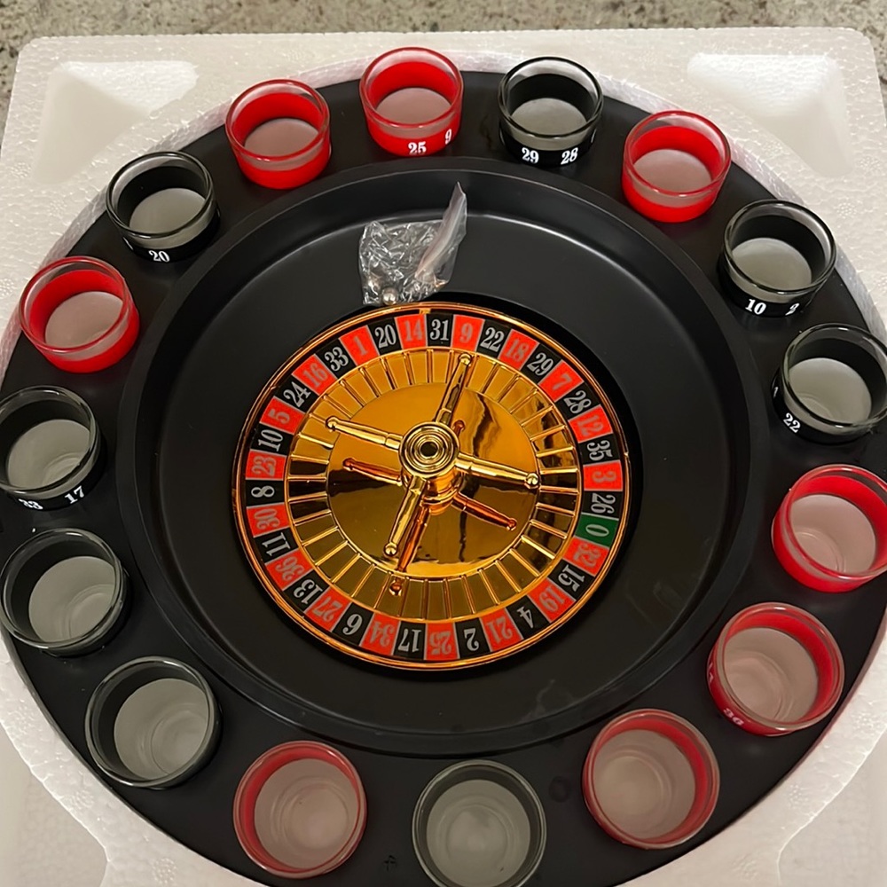ROULETTE 16 glass drinking game